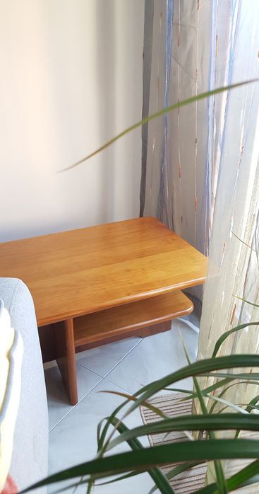 Vendo mesa apoio em pinho tratado cor mel da marca Cerne, original