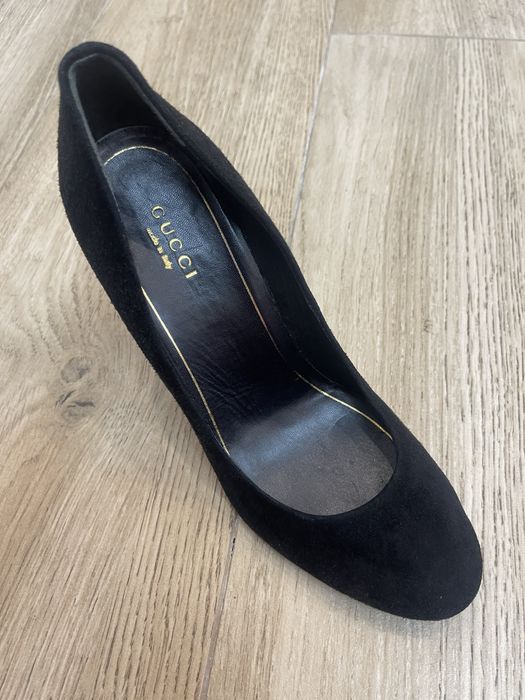 туфлі GUCCI Замшеві декоровані шипами. Оригінал 36