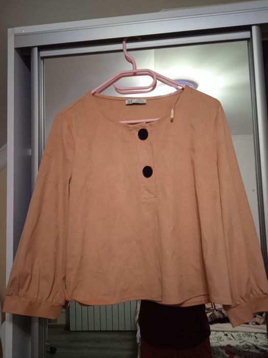 Розпродаю одяг та взуття 37р