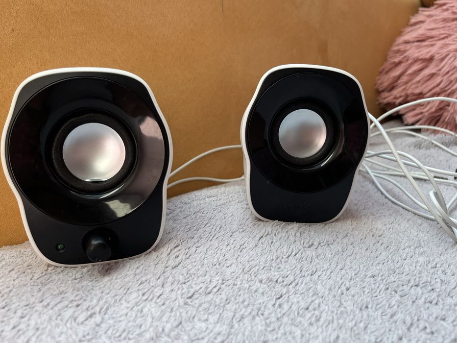 Głośniki Logitech białe Eleganckie biurowe