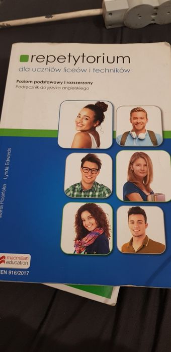 Repetytorium z J. Angielskiego MACMILLAN 2017