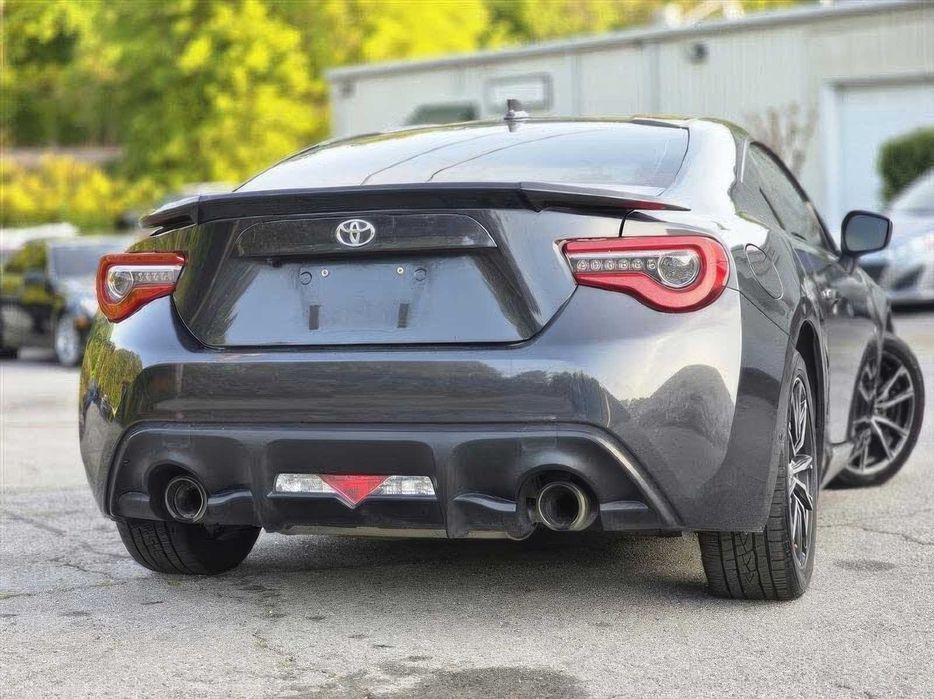 Toyota GR86      2017