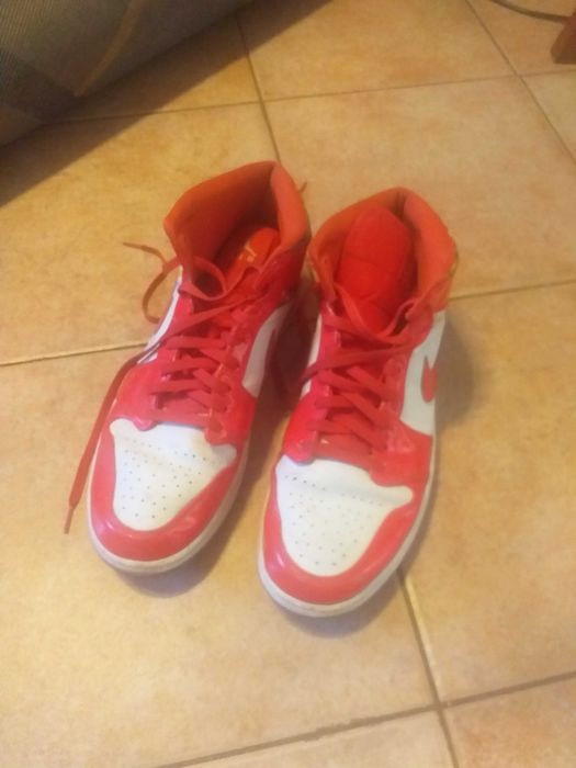 Vendo nike vermelho em otimo estado, 49,5