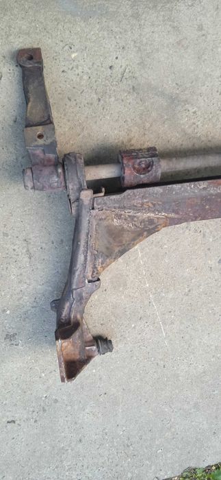 Балка задня Лагуна 1