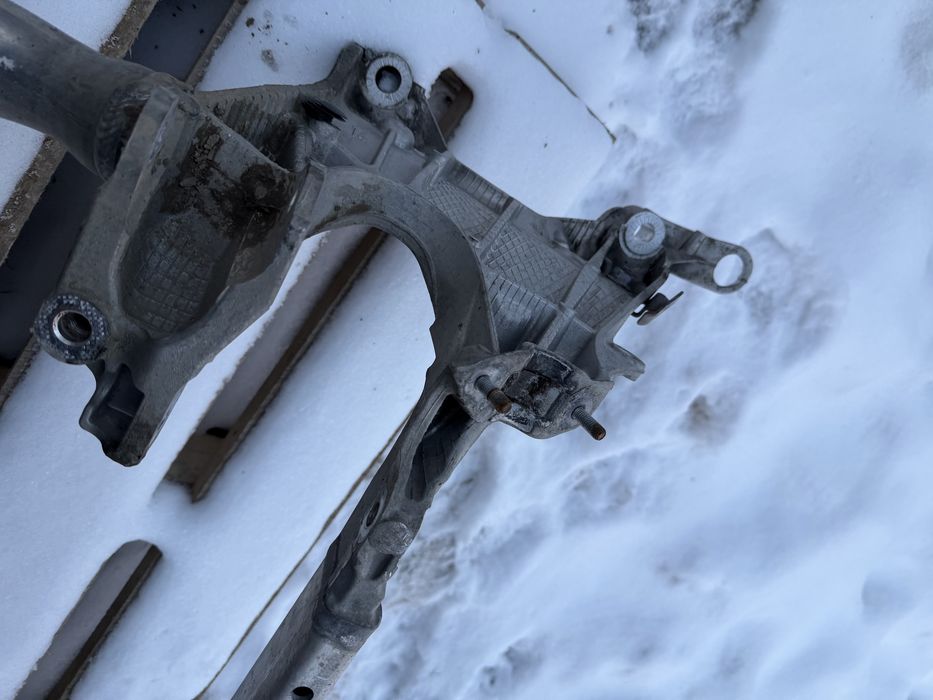 Передній підрамник audi q5,8r0399315J