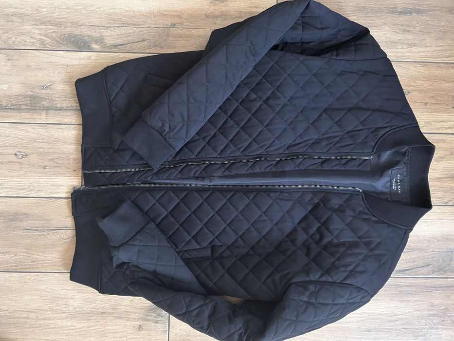 Бомбер zara в чудовому стані