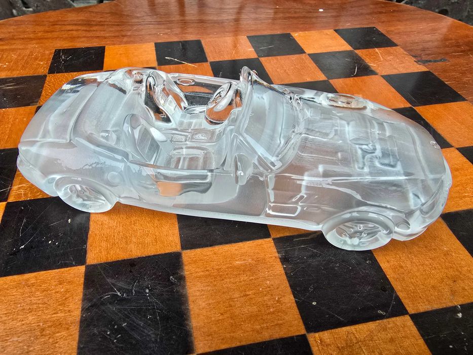 Stara szklana figura auto BMW
