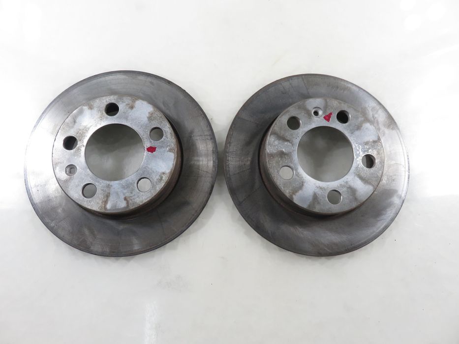 Tarcze Hamulcowe Tył Vw Golf IV 1.9 Tdi 230 Mm Komplet