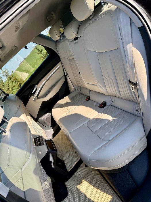 Audi e-tron 2019