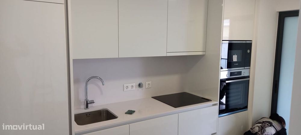 Apartamento T2 novo com varanda em Paranhos