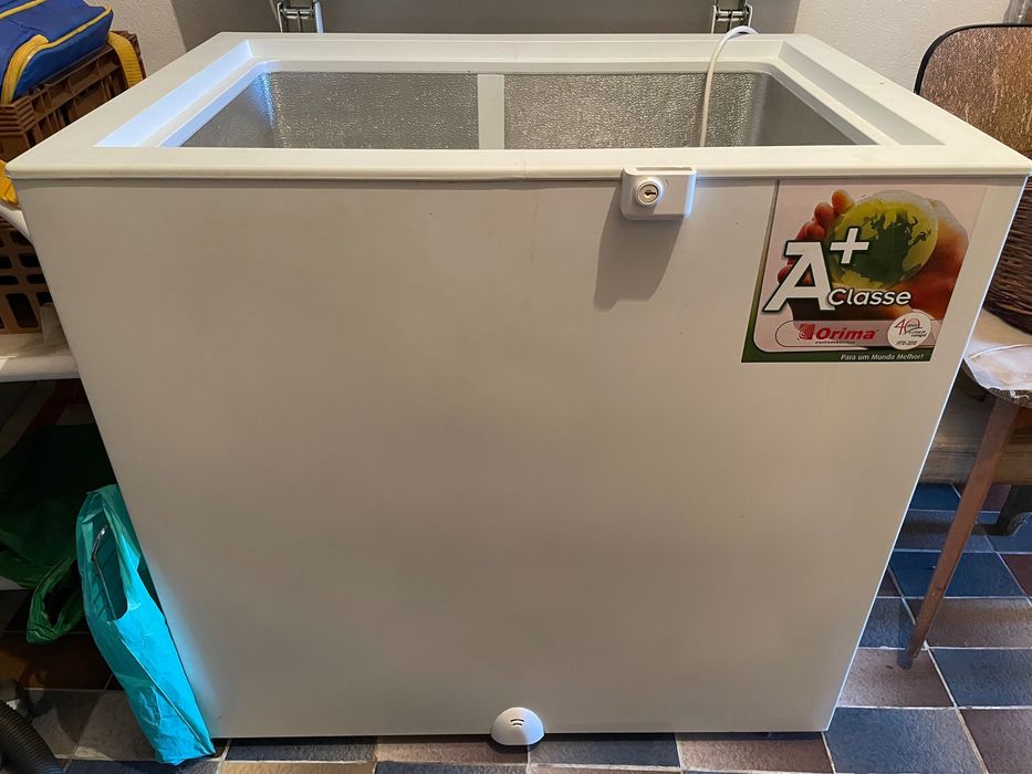 Vendo arca congeladora bom estado