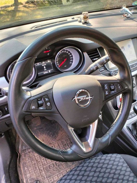 Продам Opel Astra в идеальном состоянии 2017г 1.6дизель Власкник