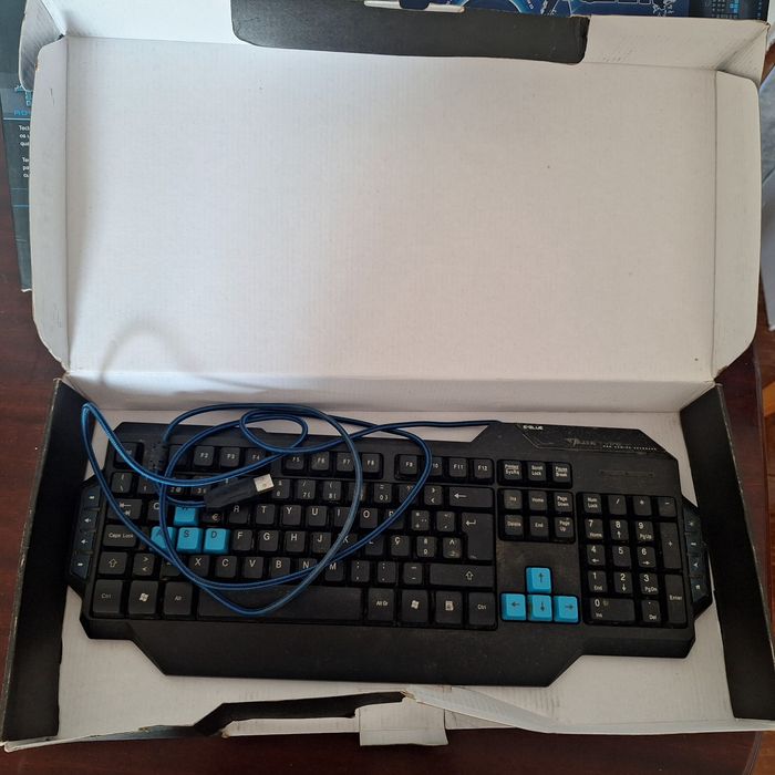 Teclado gaming e-blue em otimo estado.