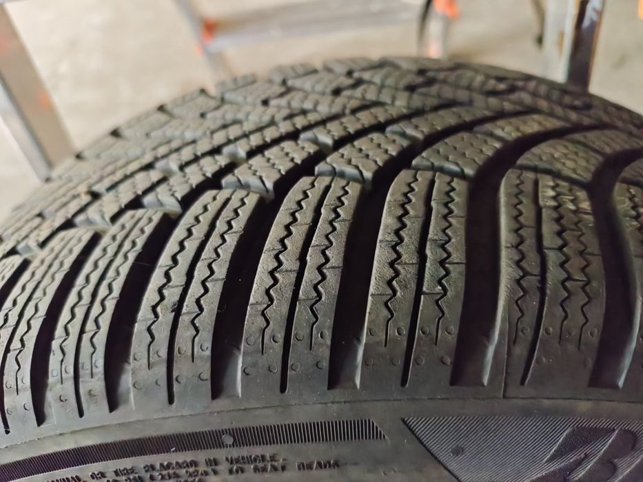 Opony zimowe Bridgestone Blizzak 235/45/18 jak nowe 2025
