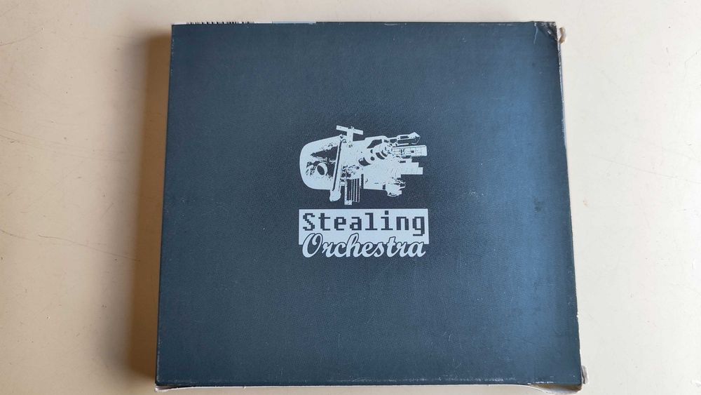 Stealing Orchestra – The Incredible Shrinking Band