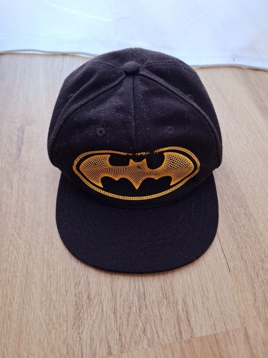 H&M Batman czarna czapka z daszkiem żółte logo bohater rozmiar 122cm