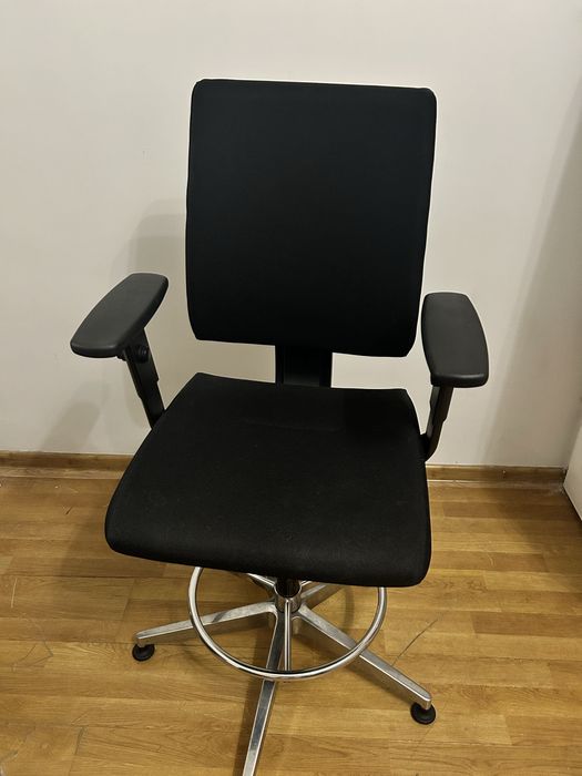 Fotel obrotowy do biurka z możliwoscia regulacji