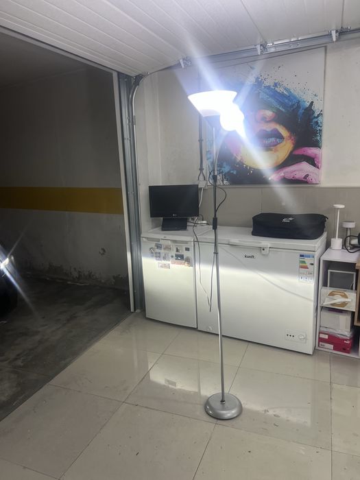 Conjunto: candeeiros + carpete + quadro + espelho + movel