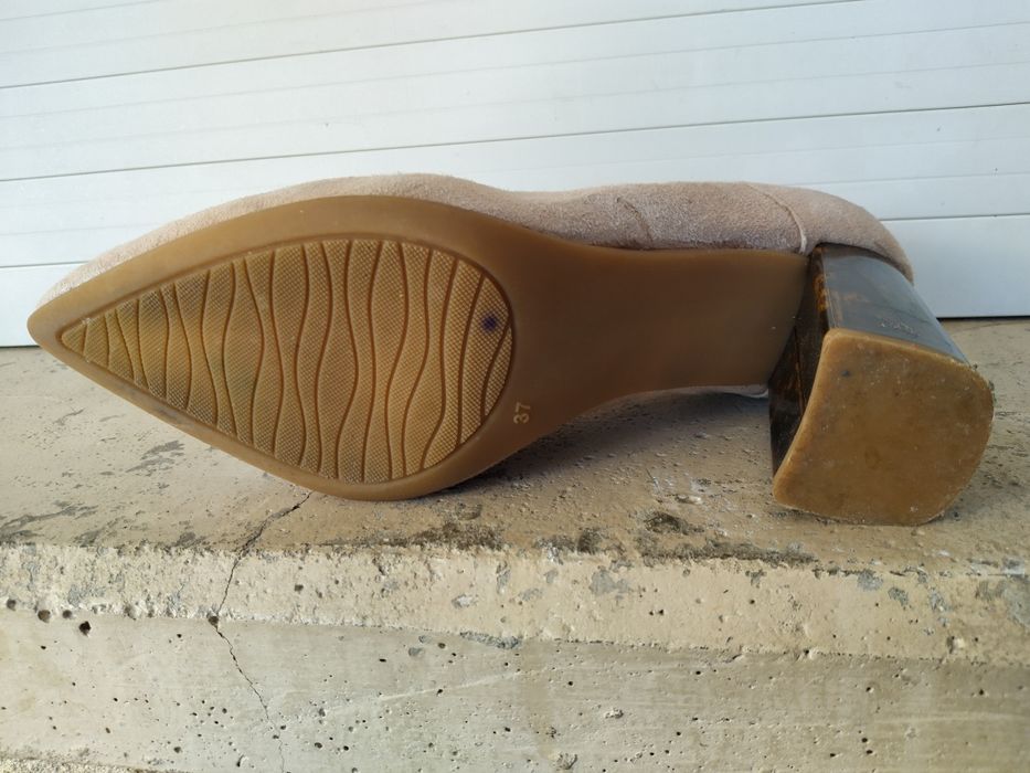 Sandálias Beges NR 37