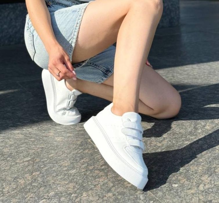 Білі кеди на липучках