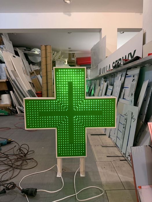Krzyż apteczny LED