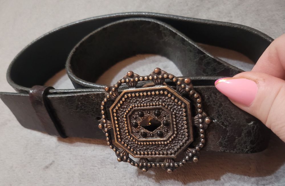 Pasek czarny z ozdobną klamrą