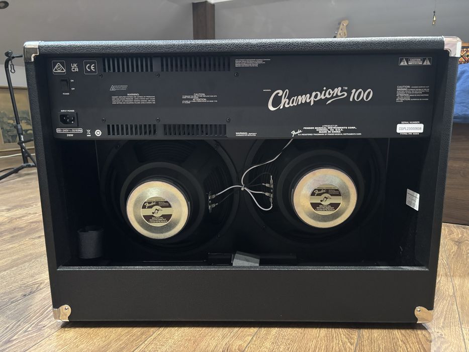 Fender champion 100 z footswitchem