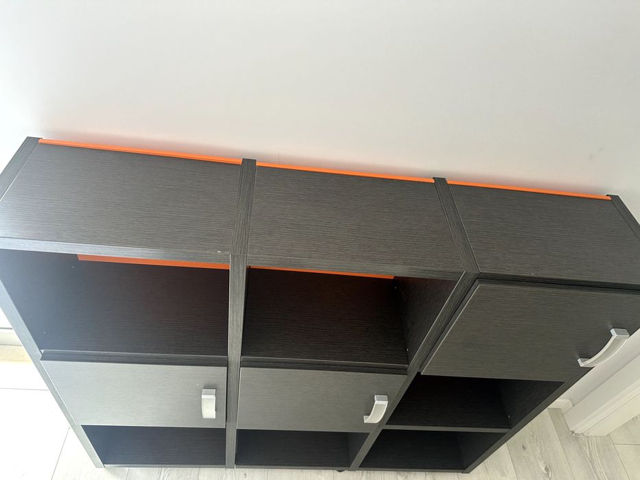 Mobília de Quarto: cabeceira, mesa de cabeceira, candeeiro e estante