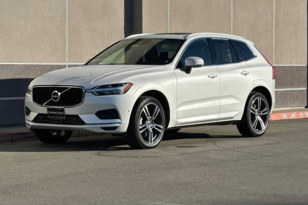 Volvo XC60 T5 Momentum      2019