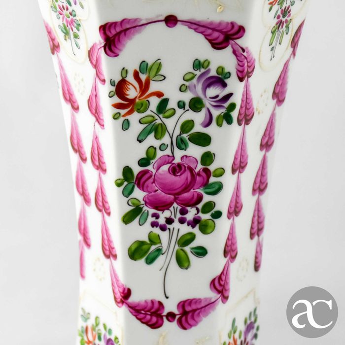 Par de Jarras hexagonais porcelana de Paris Samson, séc. XIX