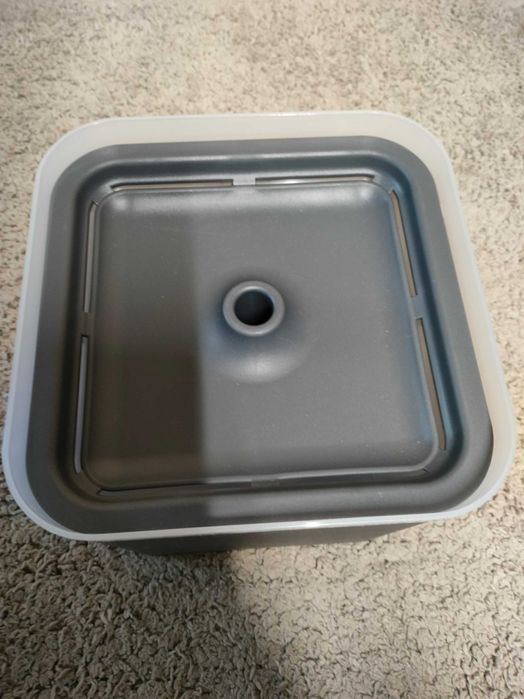 Poidło z fontanną Nicrew plastik 2000 ml dla zwierząt kota psa