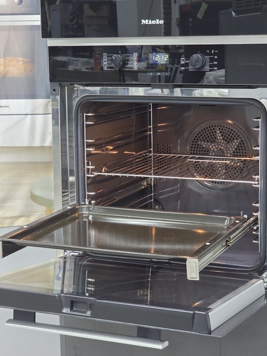 Духова шава Miele H2566 B конвекція  76 л салазки