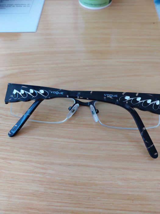 Óculos de senhora Vouge