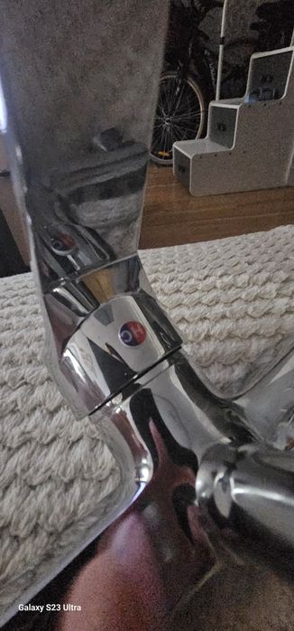 Bateria kranowa do ściany nowa