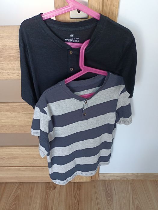T-shirt chłopięcy H&M z guzikami r. 146/152