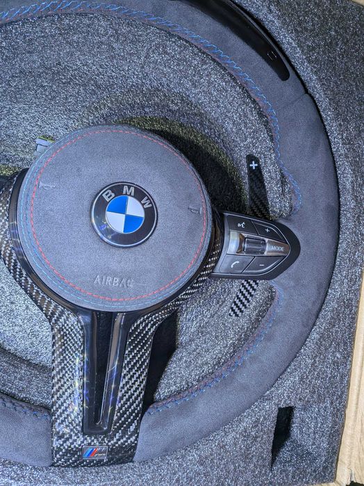 Volante BMW M Performance Alcantara + Carbono  c/ Display LED