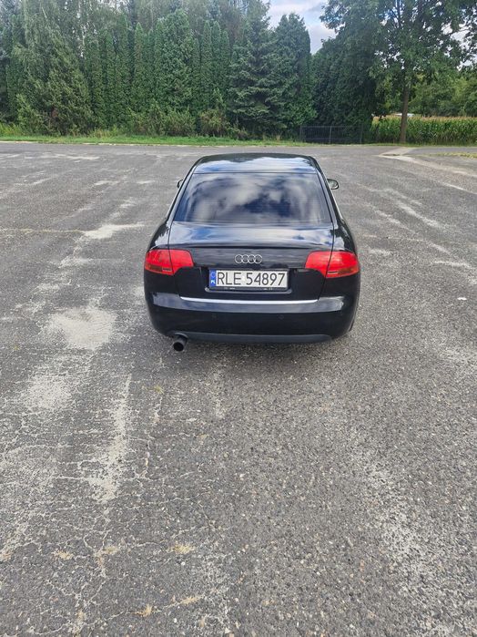 Audi A4B7 2.0 benzyna
