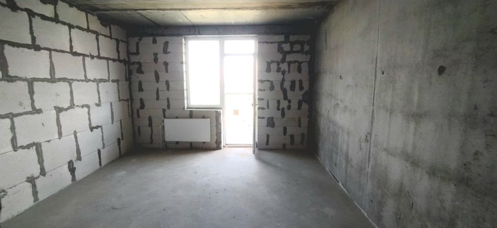 2-кімнатна квартира 77,5 кв.м. з АОГВ. 709$/кв.м. Будинок зданий та заселений.