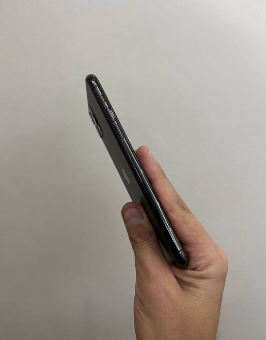 Продам iPhone 11 Pro Max