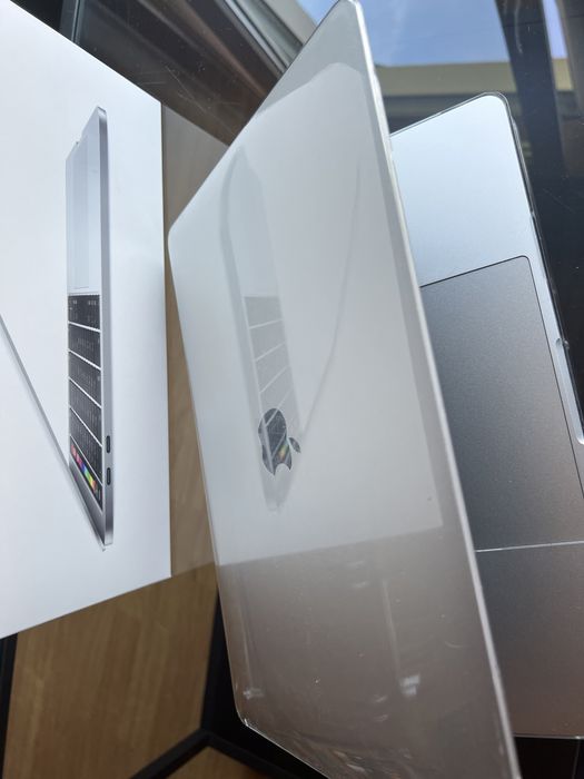 Macbook PRO silver 8GB