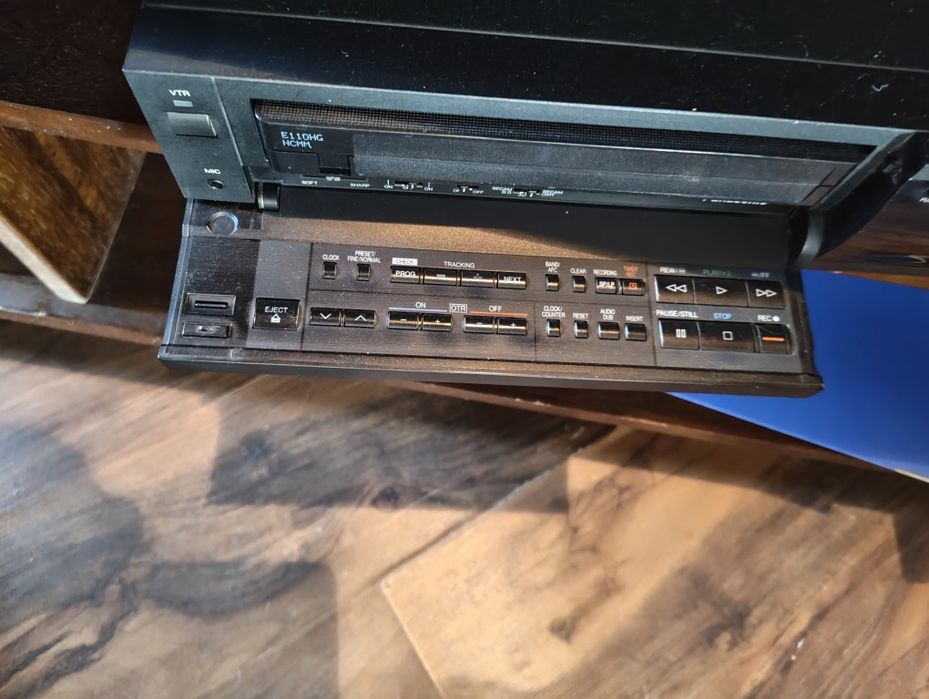 Magnetowid VHS Panasonic retro.
