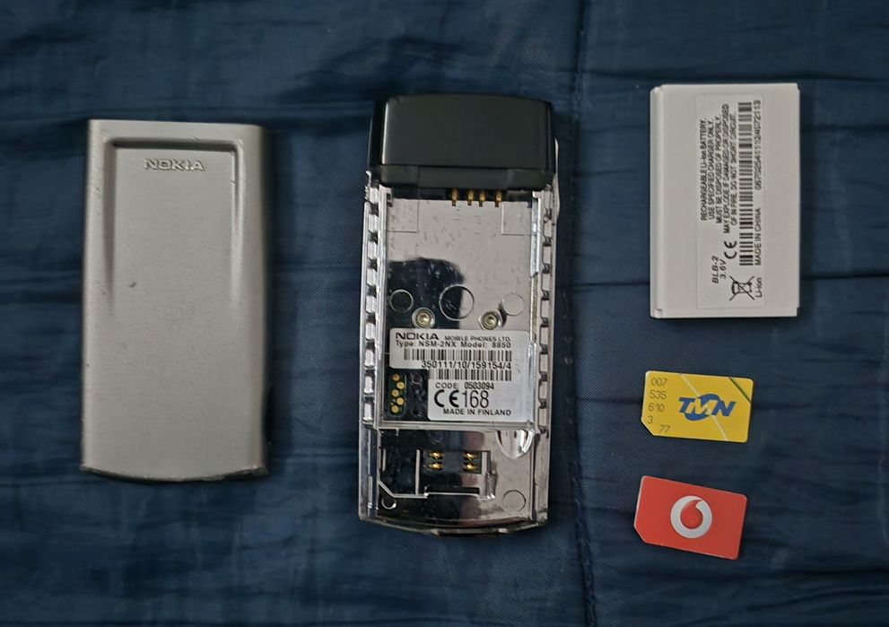 Telemóvel NOKIA 8850