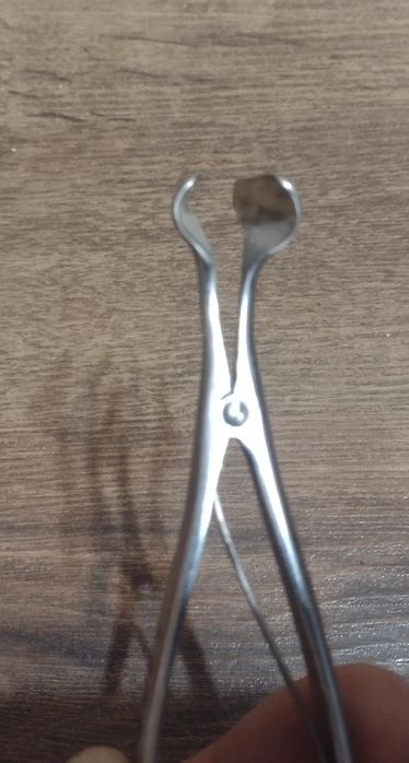 Продам хороший медицинскией пинцет.
