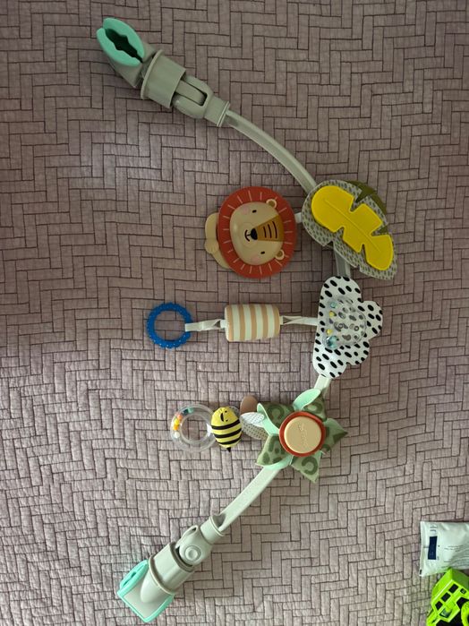 Дуга для коляски німецького виробника Taf Toys. Стан нової.