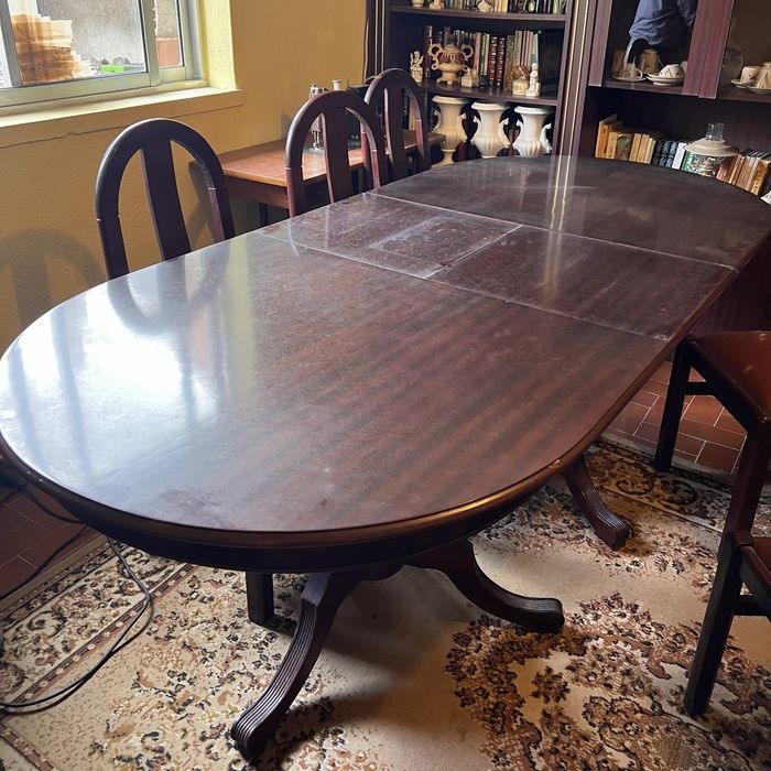 Mesa de madeira antiga