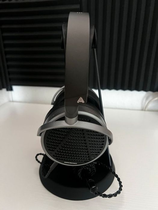 Audeze    MM-100