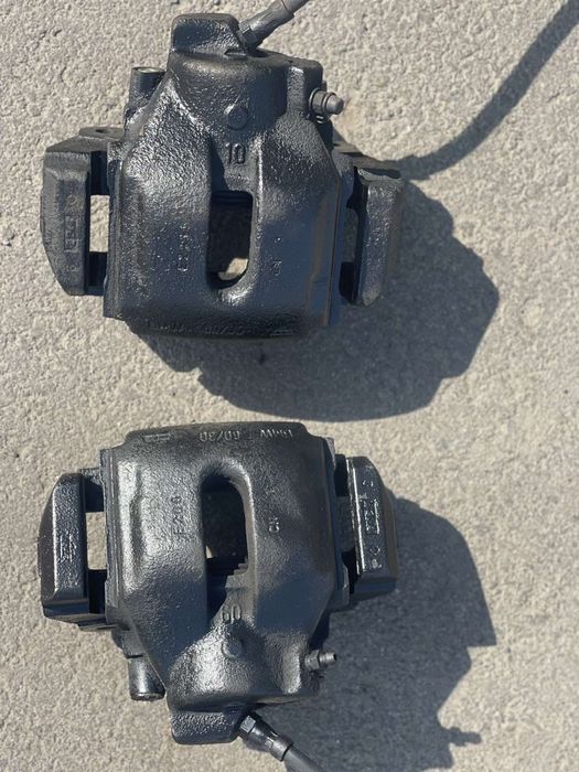 Суппорт супорта BMW X5 E53 E70 F15 F16 E60 F10 E83 тормозные колодки