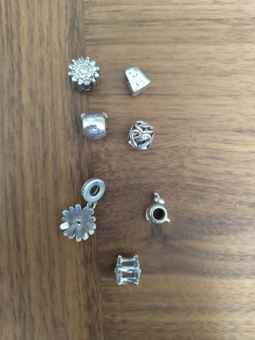 Pulseira Pandora com 7 contas