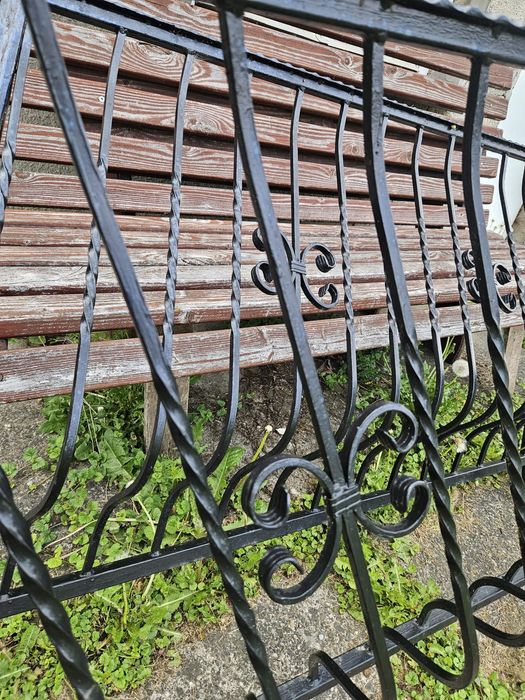 Balustrady-barierki na schody kute