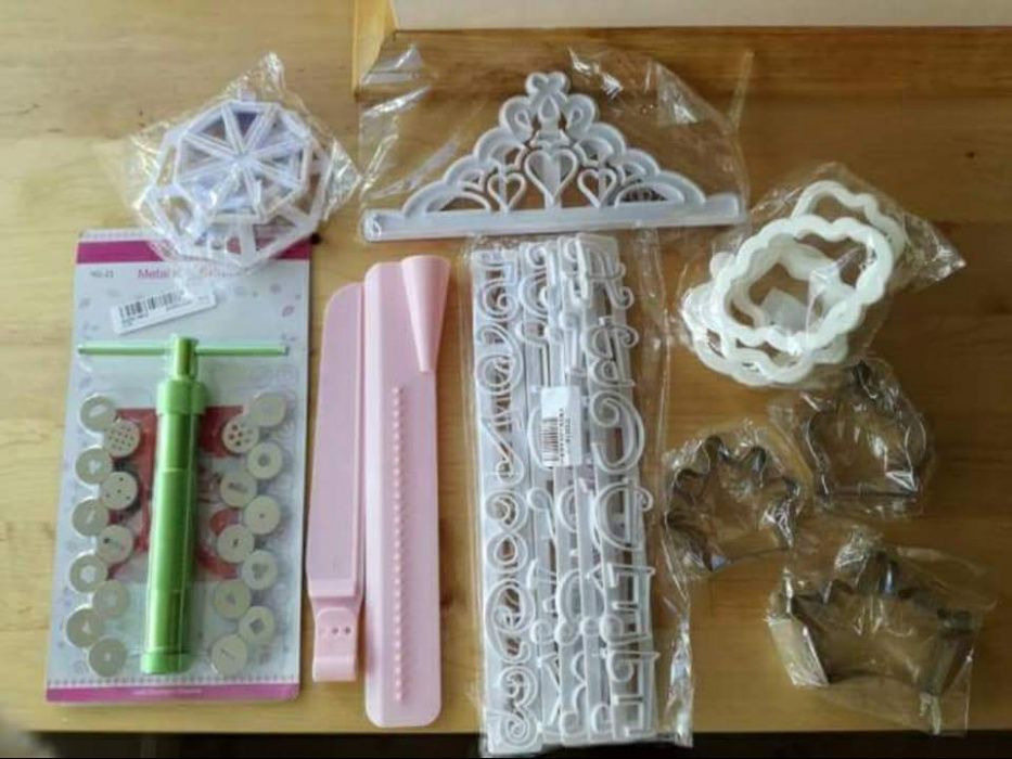 Material de pastelaria (novo e selado)